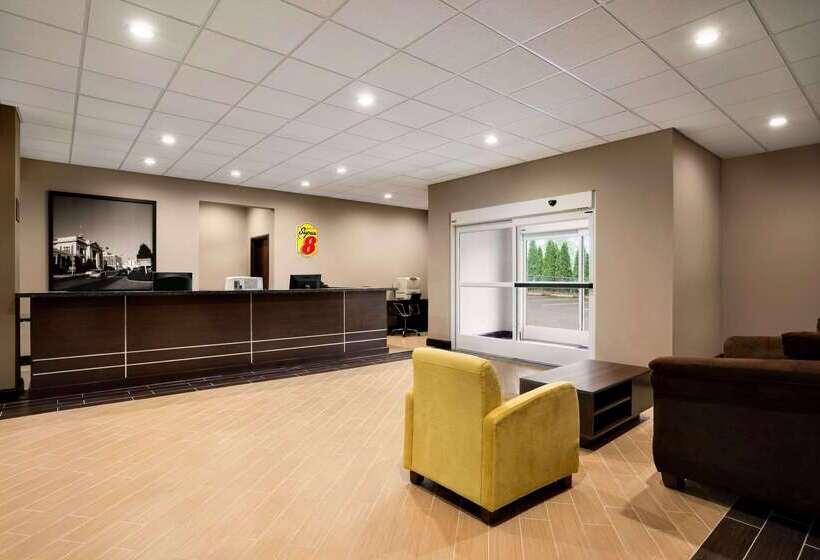 هتل Super 8 By Wyndham Hershey Chocolate Avenue