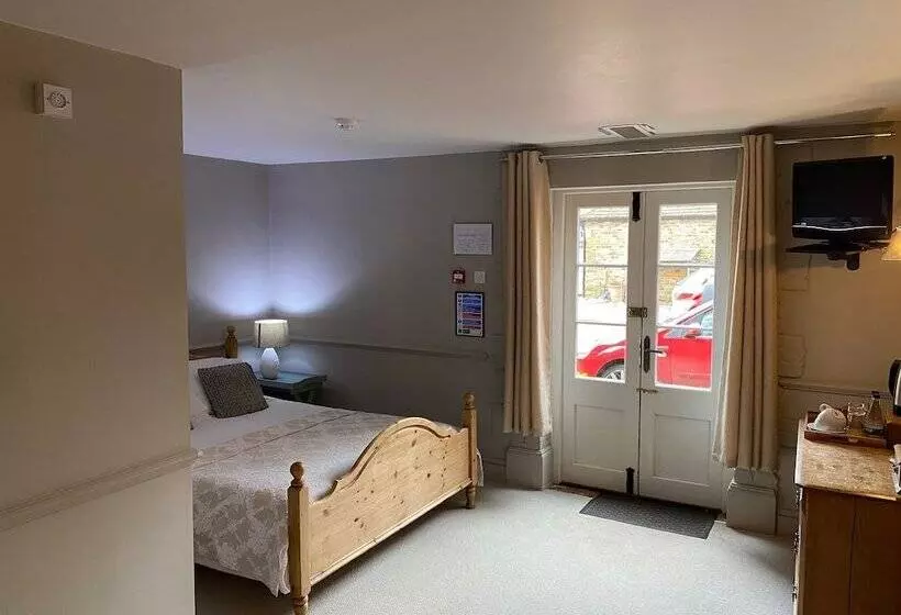 Отель The Admiral Hornblower