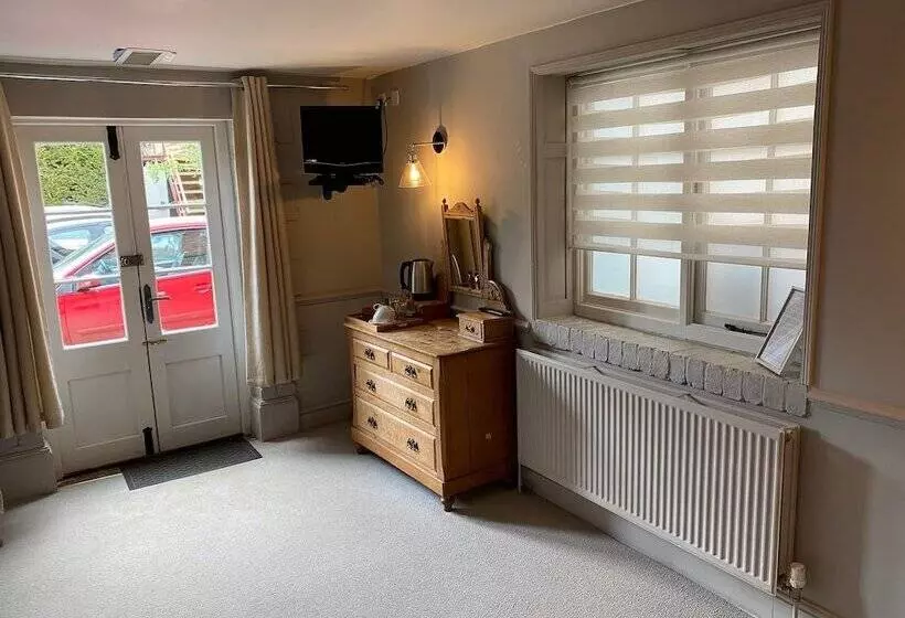 Отель The Admiral Hornblower