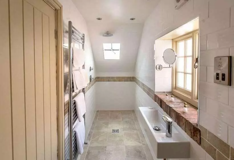 Отель The Admiral Hornblower