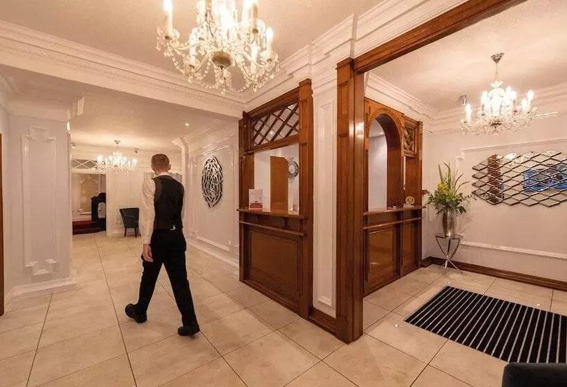 Отель The Belmont