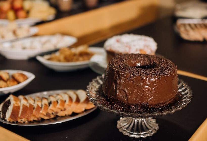 בית מלון כפרי Trindade Plaza