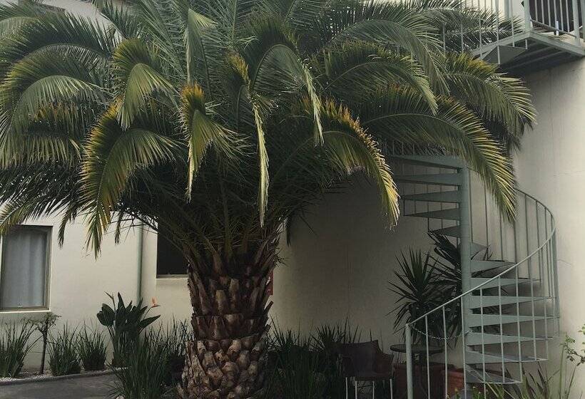 汽车旅馆 Brunswick Tower