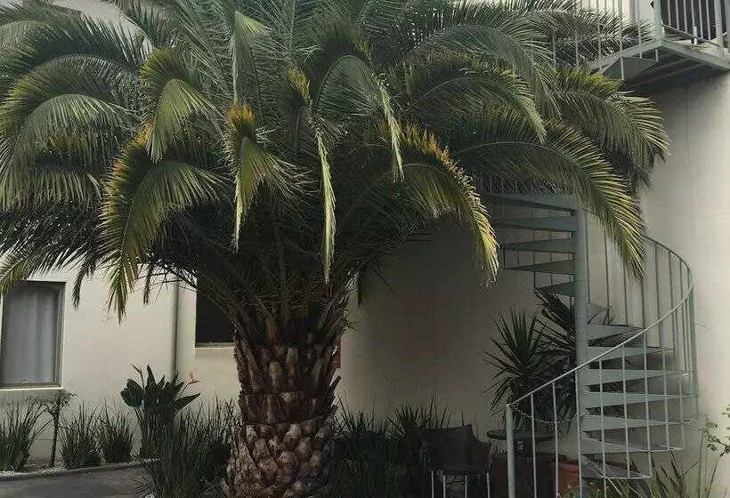 모텔 Brunswick Tower