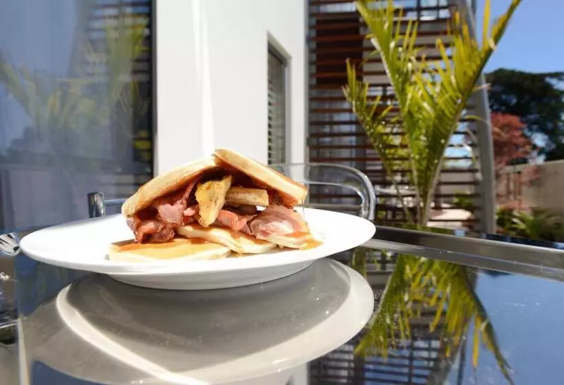 Мотель The Sails Nelson