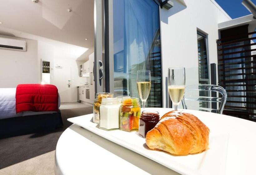 מוטל The Sails Nelson