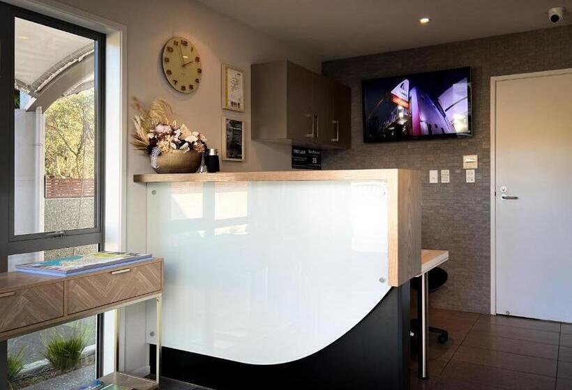 מוטל The Sails Nelson