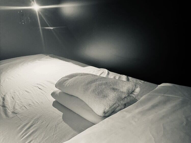 הוסטל Kama Central Park