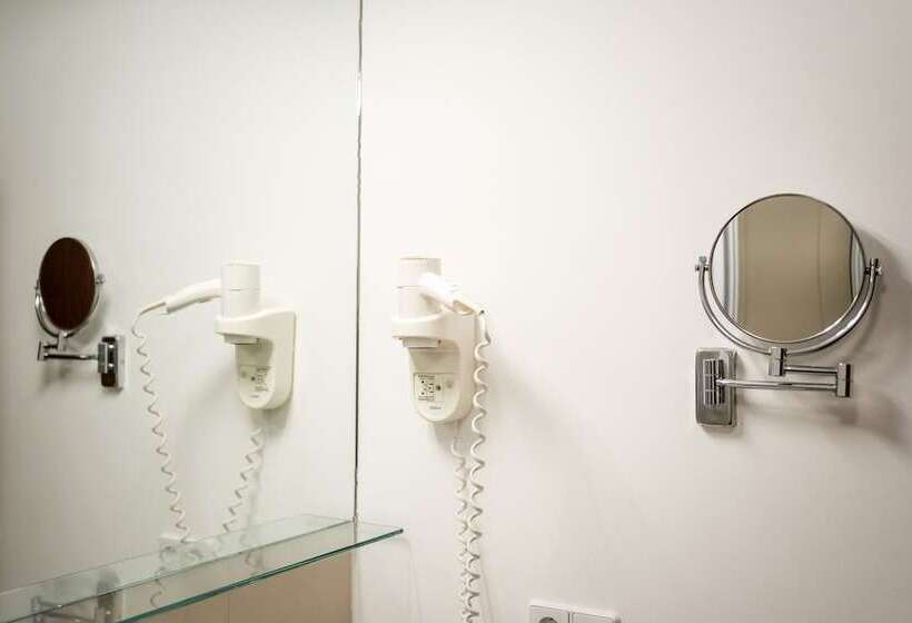 هتل Homaris Boxi Studios