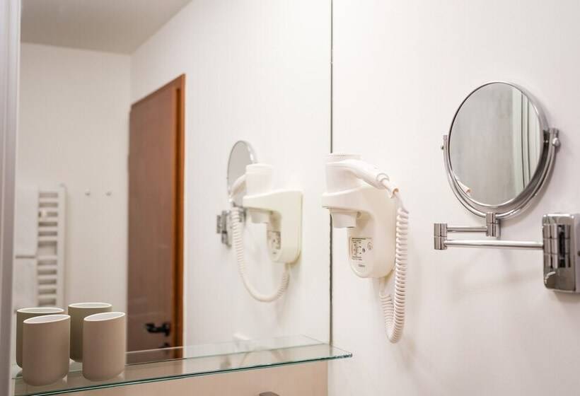 هتل Homaris Boxi Studios