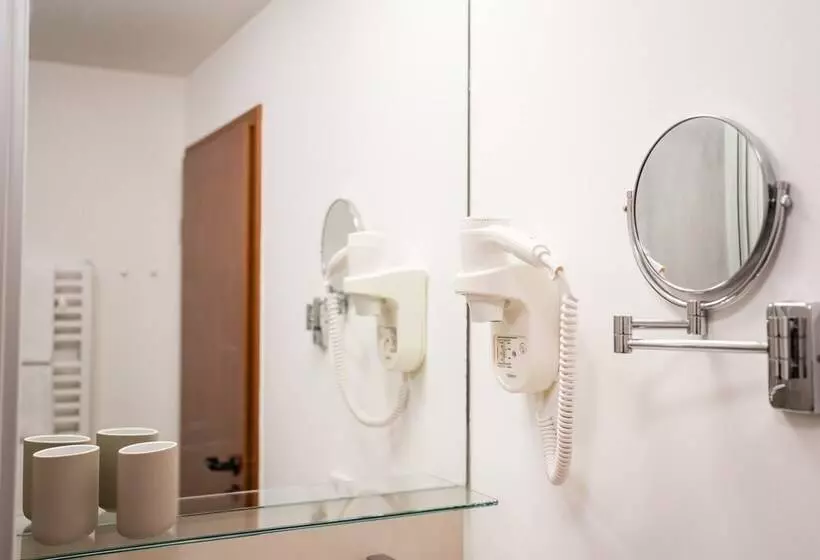 هتل Homaris Boxi Studios