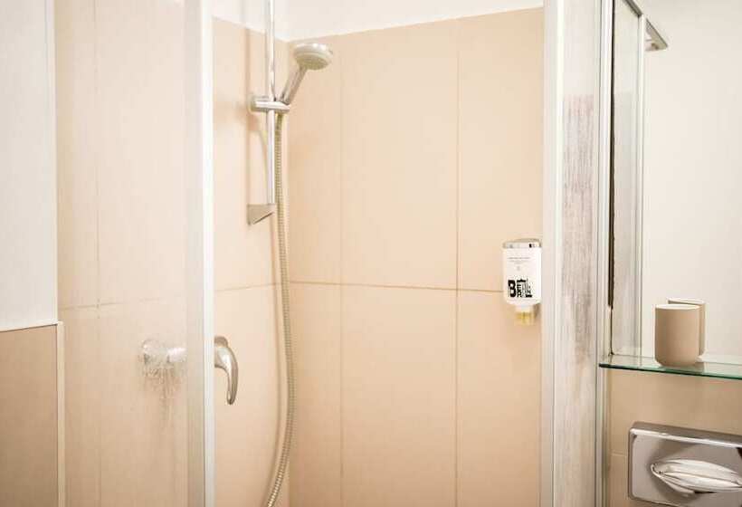 هتل Homaris Boxi Studios