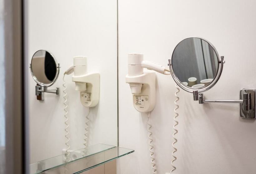 هتل Homaris Boxi Studios