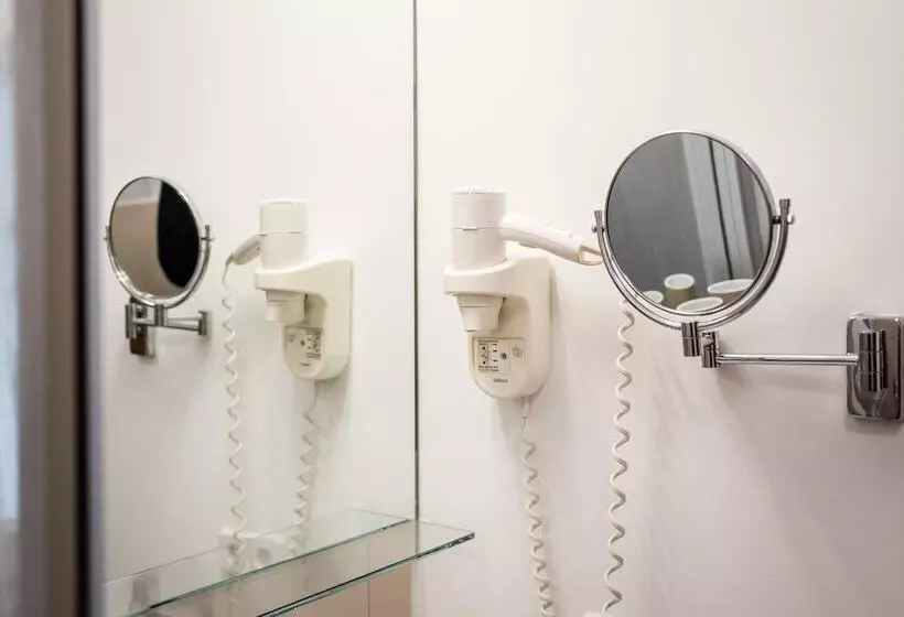 هتل Homaris Boxi Studios