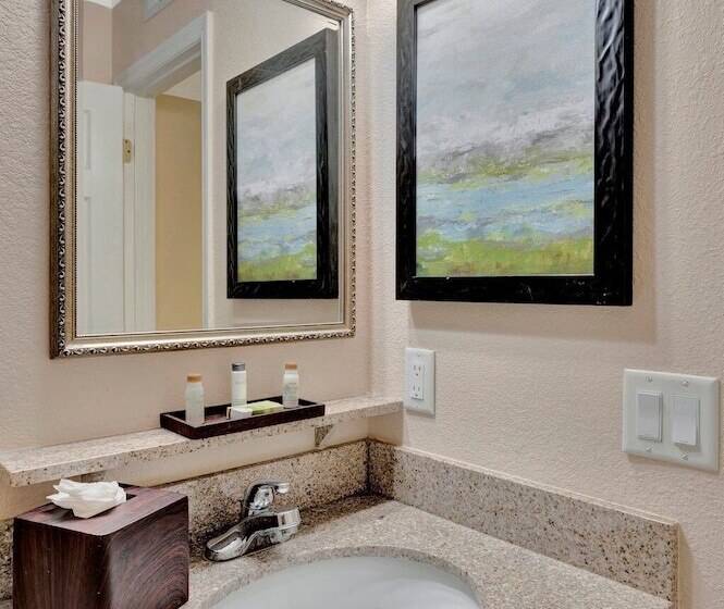 Hotel Seaside Luxury Oasis With Balcony