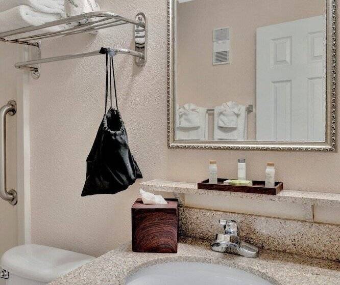 Hotel Seaside Luxury Oasis With Balcony