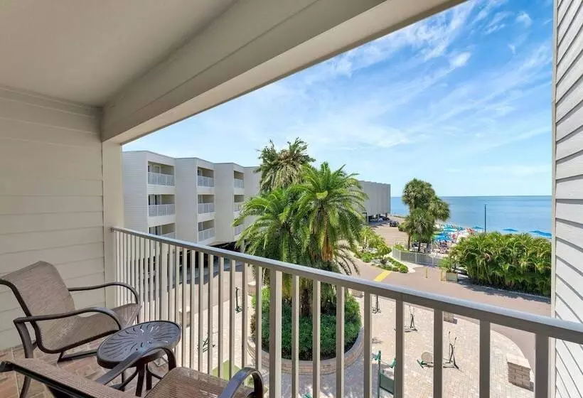 هتل Seaside Luxury Oasis With Balcony