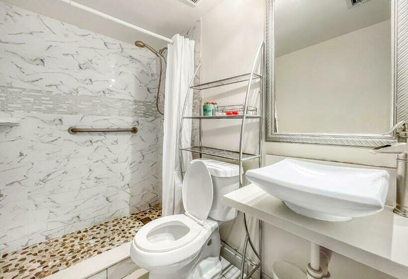 فندق على الطريق Hollywood By The Sea