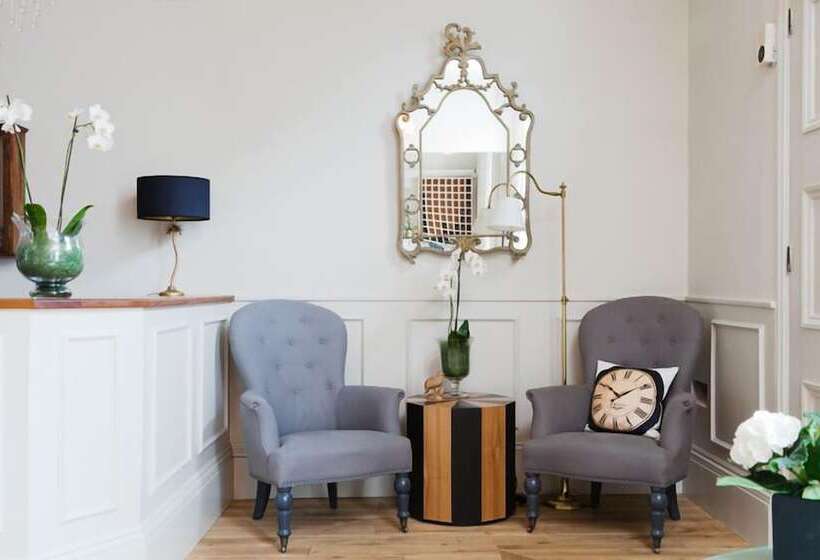 Отель The Townhouse