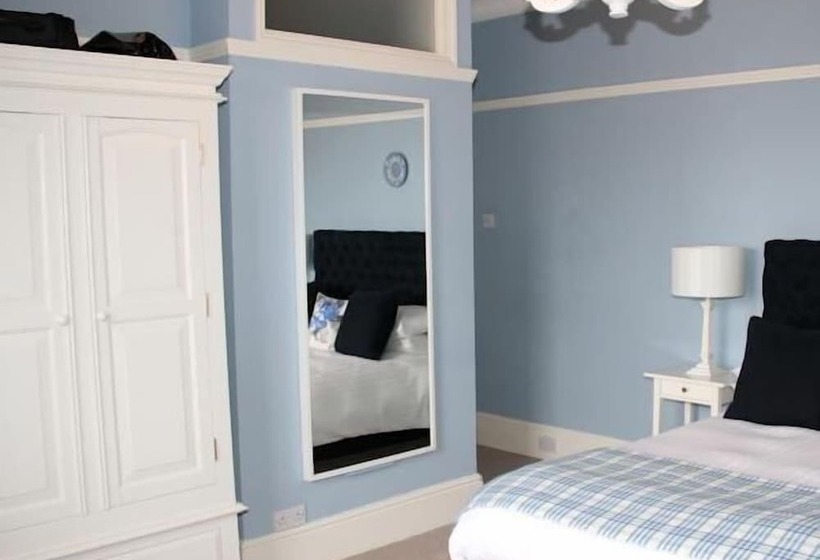 Отель The Townhouse