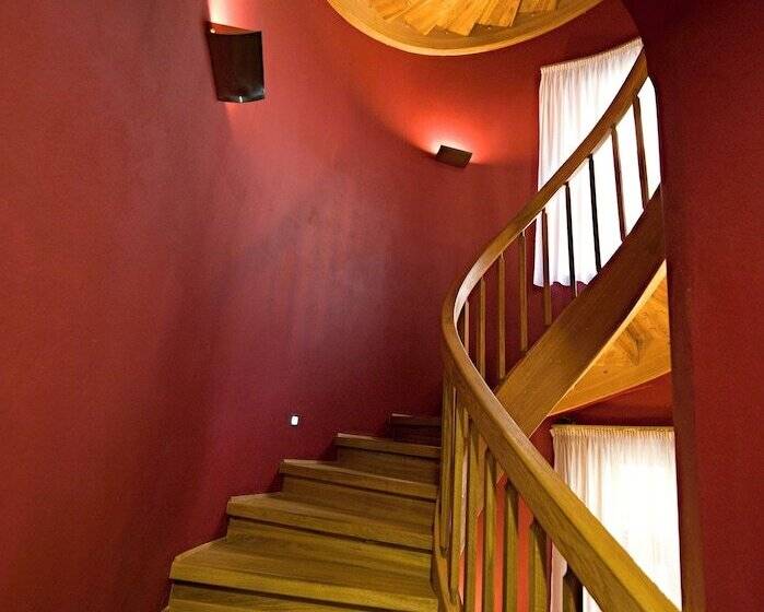 Hostelli & Pivovar černý Orel