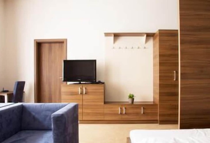 Hostelli & Pivovar černý Orel