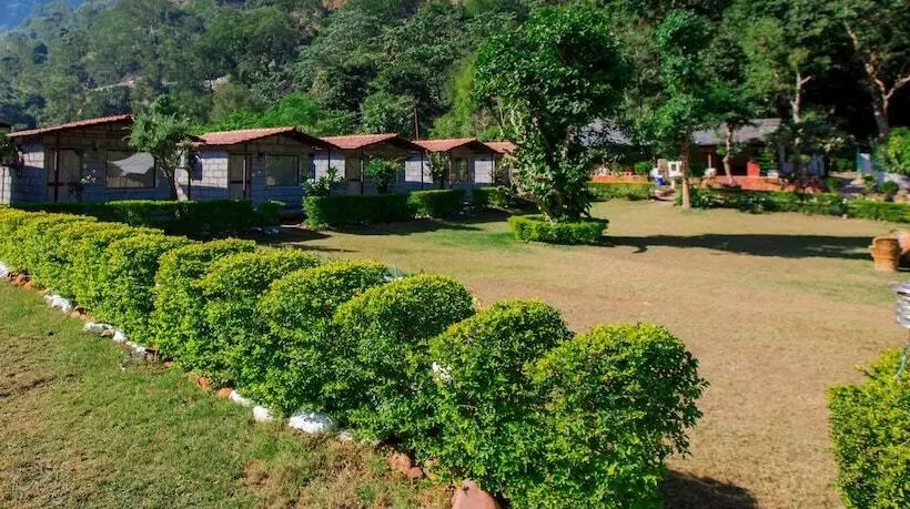 ホテル Aspen Adventures