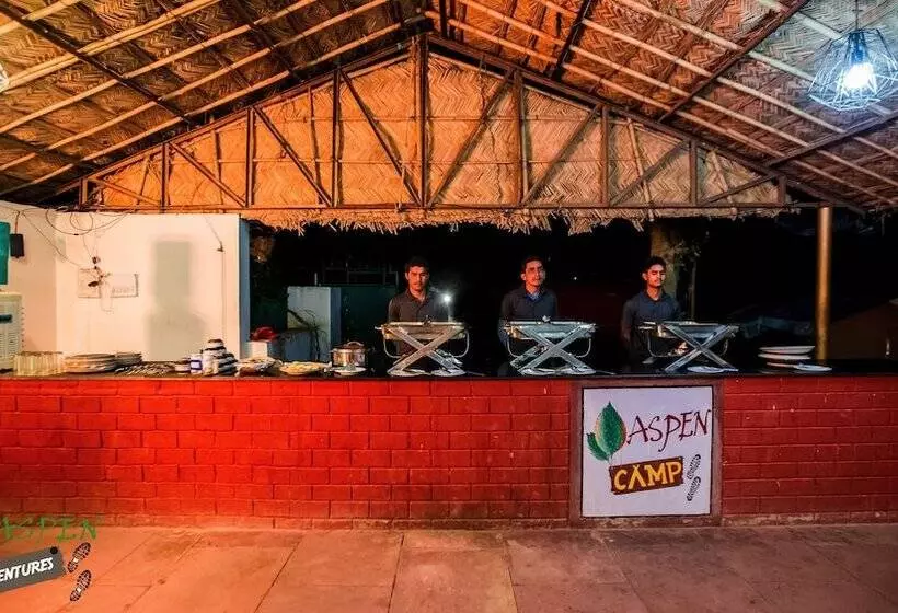 ホテル Aspen Adventures