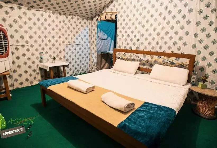 ホテル Aspen Adventures