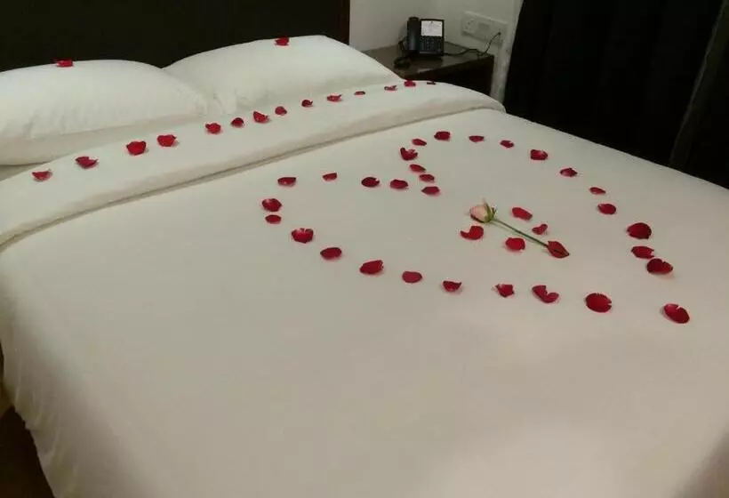 Belllo Hotel Jb Central