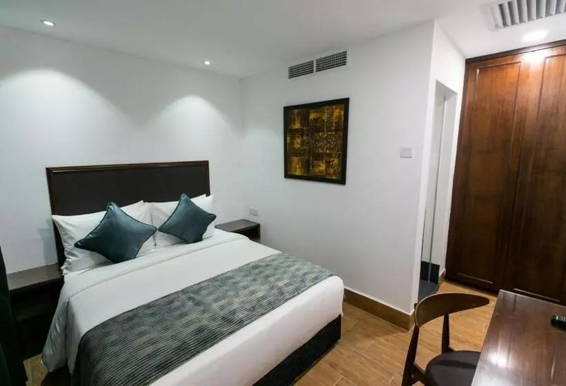 Belllo Hotel Jb Central