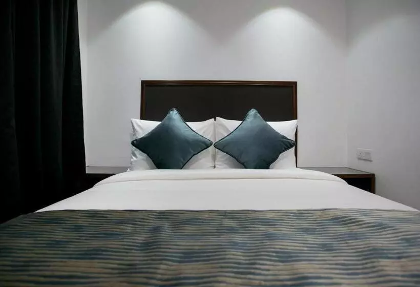 Belllo Hotel Jb Central