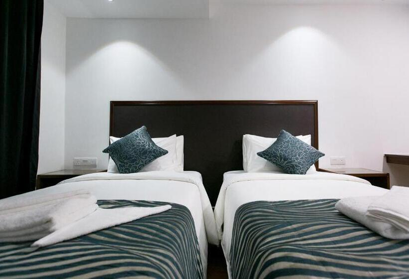 Belllo Hotel Jb Central