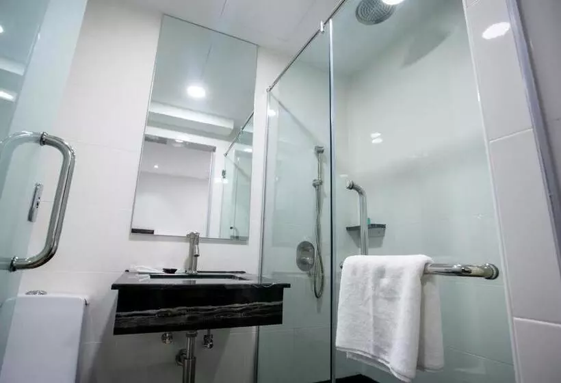 Belllo Hotel Jb Central