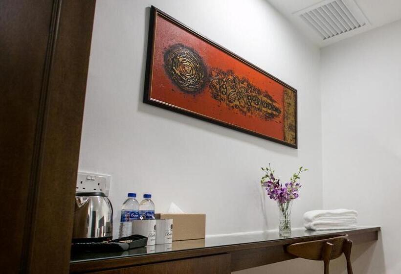 Belllo Hotel Jb Central