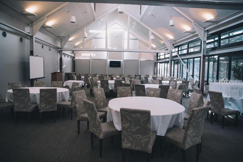 فندق Caves Coastal Bar & Bungalows