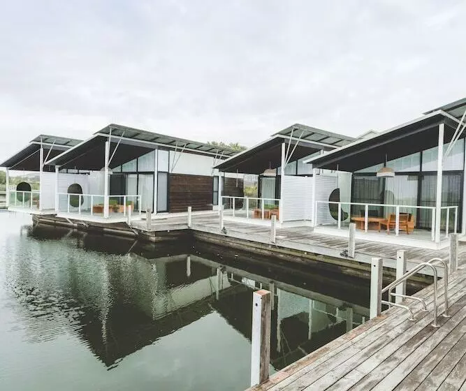 酒店 Caves Coastal Bar & Bungalows