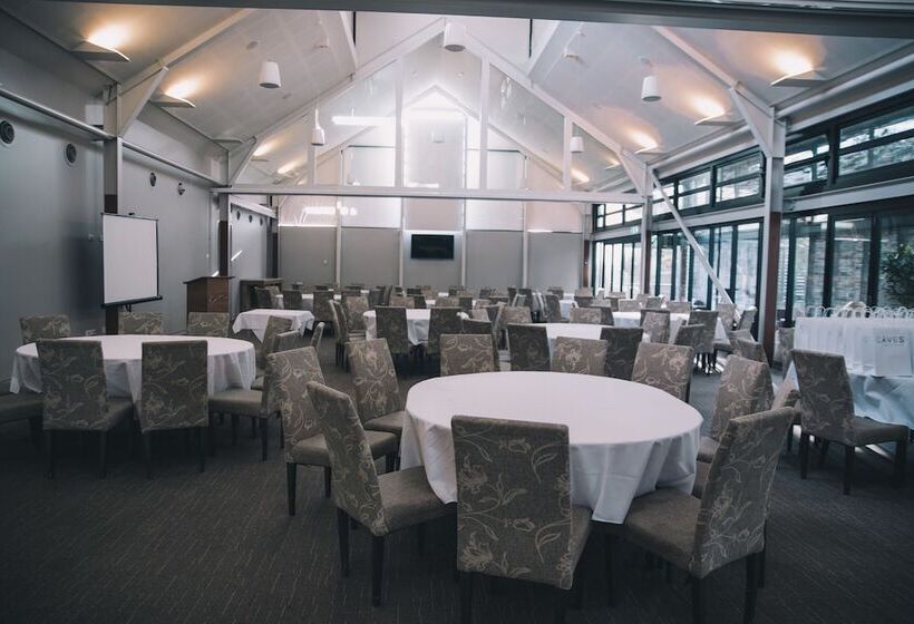 فندق Caves Coastal Bar & Bungalows