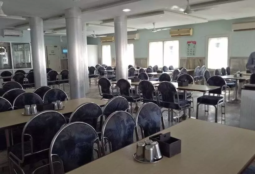 Hotelli Guruprerna Beacon Resort Dwarka