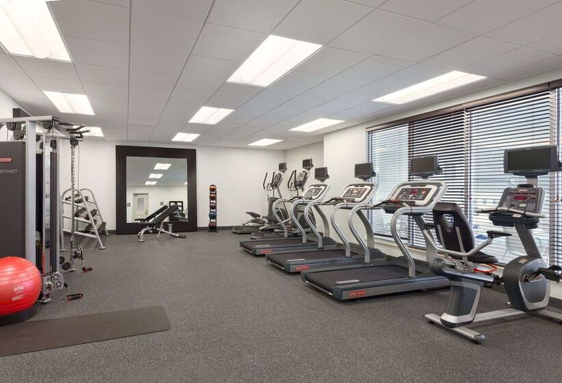 Отель Homewood Suites By Hilton Frederick