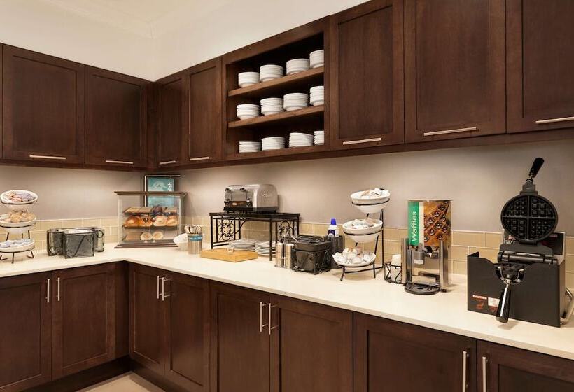 Отель Homewood Suites By Hilton Frederick