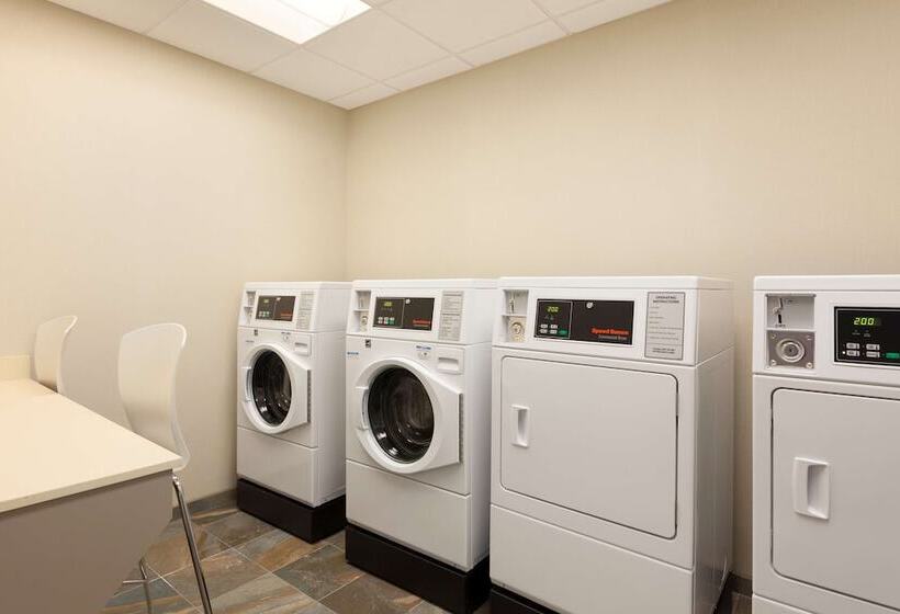 Отель Homewood Suites By Hilton Frederick