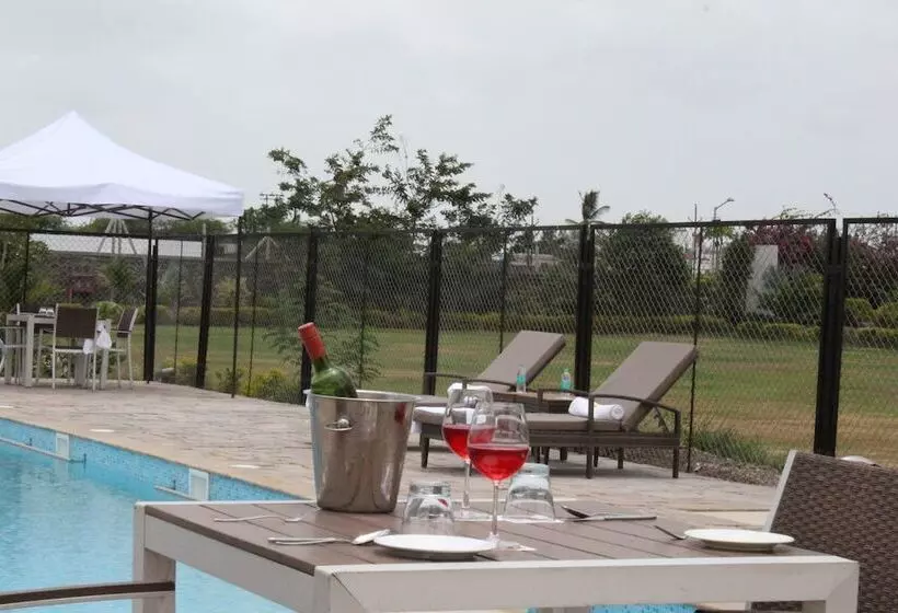 ホテル Pride Elite, Phaltan