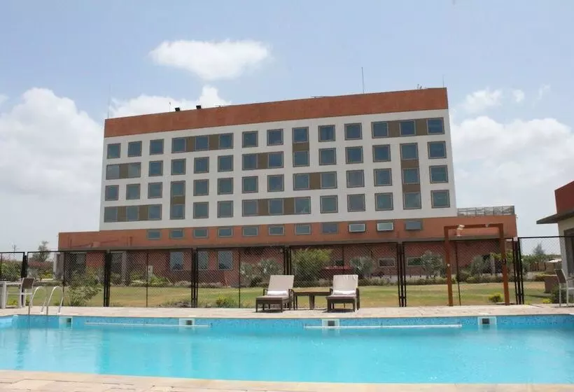 ホテル Pride Elite, Phaltan