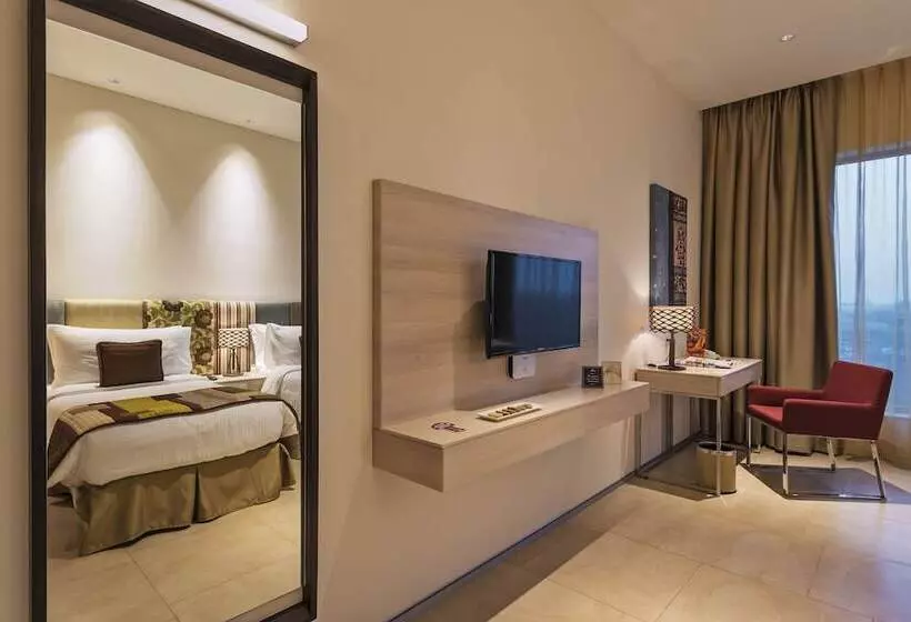 ホテル Pride Elite, Phaltan