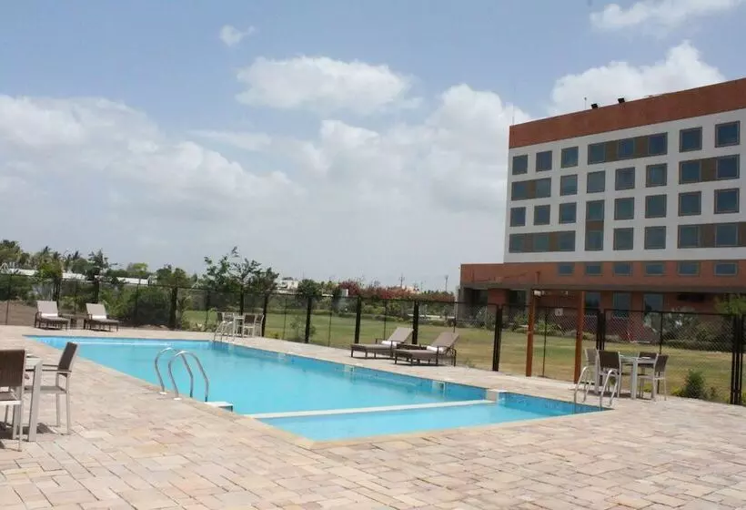 ホテル Pride Elite, Phaltan