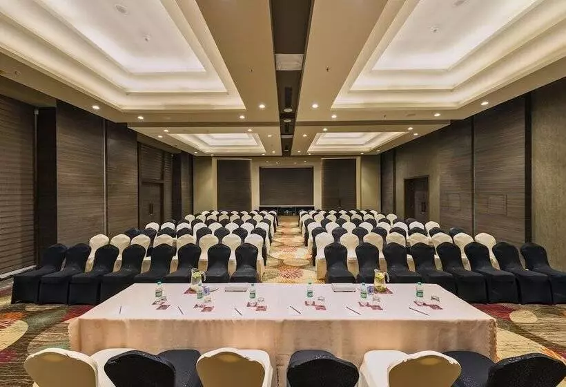 ホテル Pride Elite, Phaltan