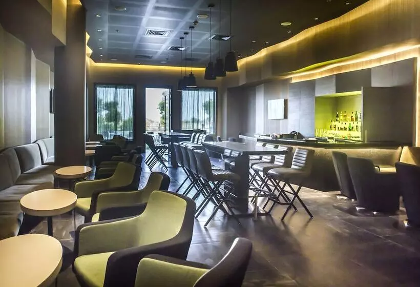 ホテル Pride Elite, Phaltan