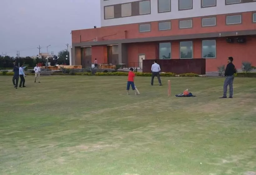 ホテル Pride Elite, Phaltan