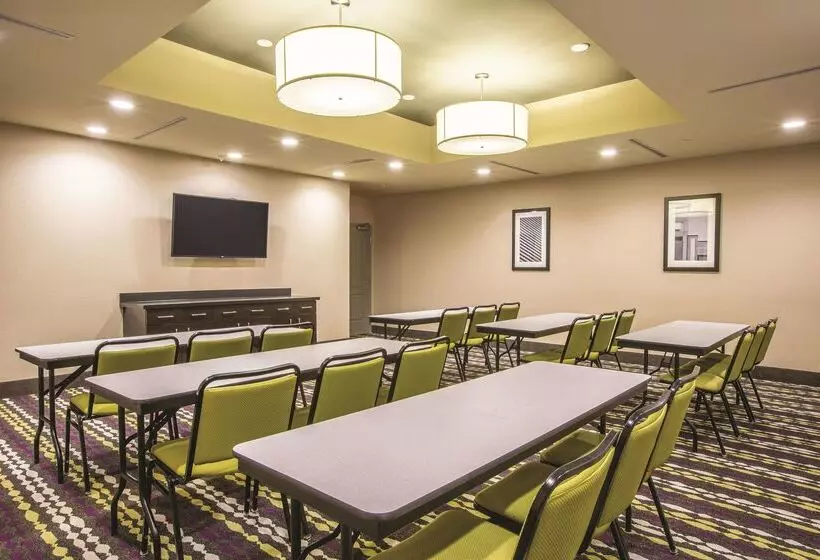 酒店 La Quinta By Wyndham Hattiesburg   I 59